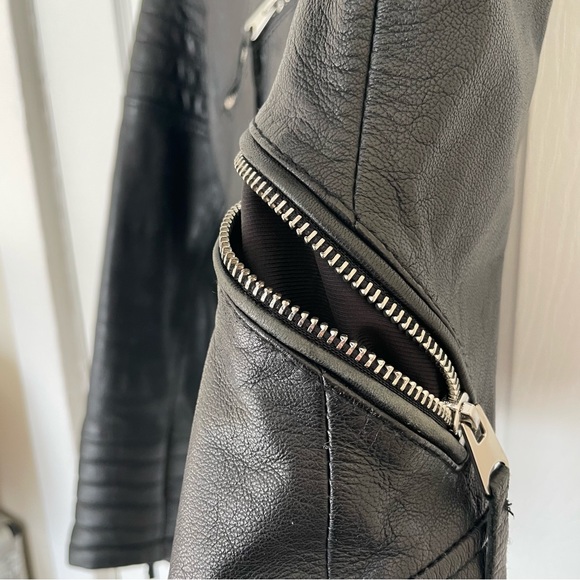 Leather jacket size small - Picture 6 of 6